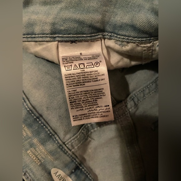 Light Blue Old Navy Jeans​ - Picture 2 of 4